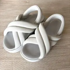 NIKE AIR MAX ISLA Light Bone ナイキ　アイラ　白のサムネイル