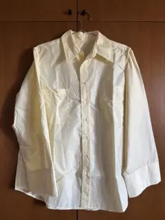 淡い黄色の長袖シャツ　2wayシャツ　長袖　ノースリーブ　BONLECCIL