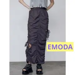 12/27お値下げしました⭐︎新品未使用⭐︎EMODAダークグレータイトスカート