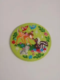 ディズニー刺繍缶バッチ　バンビ