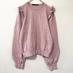 ◉INGNI　肩フリルケーブルニット　クルーネック　ピンク　M　トップス