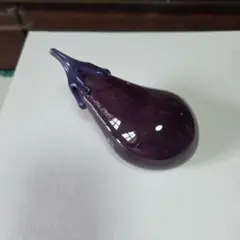紫色のナス型置物 約10cm