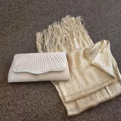 ベージュ プリーツデザイン パーティーバッグ とと ゴールドストール