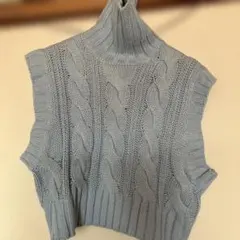 ライトグレー ケーブルニット ノースリーブ