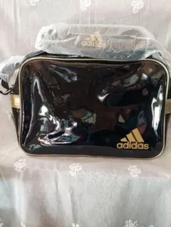 【新品　未使用】アディダス　スポーツバック　ジャイアンツロゴ　ブラックゴールド