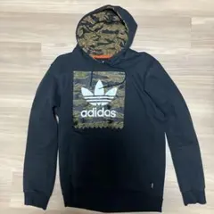 adidas カモフラージュ フード付きパーカー