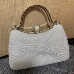 美品　パーティーバッグ　シルバー　ストラップ付き　結婚式