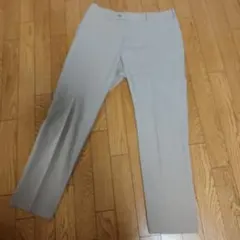 UNIQLO 感動パンツ ウエスト82cm 股下73cm ベージュ