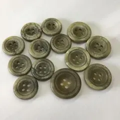 四つ穴ボタン　樹脂系　16㎜　18㎜　20㎜　13個　オリーブ　昭和レトロ