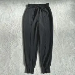 ブラックカジュアルパンツ 裾ゴム　Sサイズ　ウエストゴム