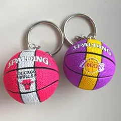 バスケットボールキーホルダー　レイカーズ　シカゴブルズ　2個セット