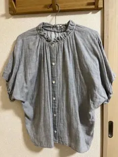 ふるぎこまうさ様専用　LOISIR フリルグレーブラウスのサムネイル