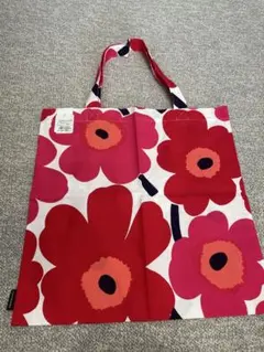 新品未使用品　マリメッコ　エコバッグ 花柄 赤・ピンク