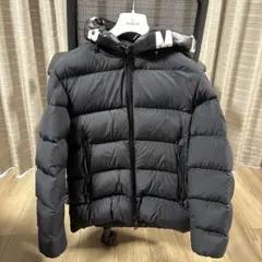 t*a様 【大幅値下】モンクレールブラックダウンジャケット フード付き