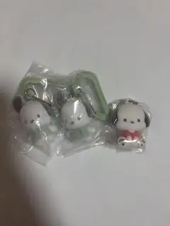 サンリオキャラクターズ カラビナ ふわふわフロッキーマスコットチャーム