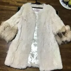 お値下げしました。ピンクのファーのコートです。