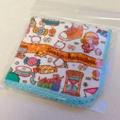 新品　未開封　サンリオ展　ラッピング柄タオルハンカチ　ホワイト