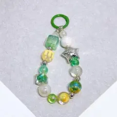 ハンドメイドキーホルダー　キーリング　ストラップ　ビーズ　グリーン