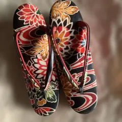 ☆未使用 花柄厚底草履 M