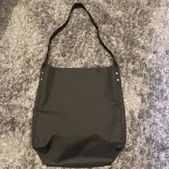 アエタ　ナイロンショルダーバックのサムネイル