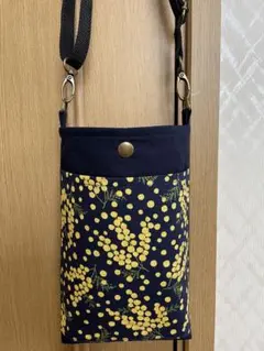 ミモザ柄☆紺色☆ハンドメイドスマホショルダーバック☆ハンドメイドポシェット☆