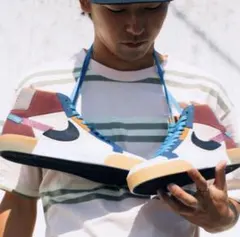 NIKE SB ズーム ブレイザー ミッド プレミアム　モザイク　スニーカーのサムネイル