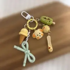 じゃらじゃらキーホルダー　バニラアイス