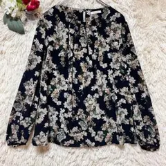 訳あり エンスウィート ボタニカル 花柄 ギャザー 長袖 ブラウス 黒 3のサムネイル