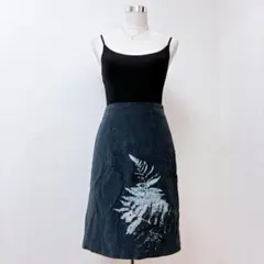LAURA ASHLEY ボタニカル刺繍 タイトスカート 黒 膝丈 7のサムネイル