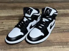 Nike WMNS Air Jordan 1 Mid BlackWhite