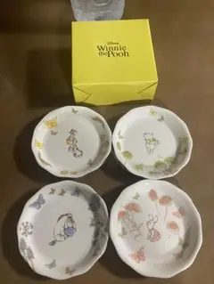 ディズニー　くまのプーさん　小皿4枚セット