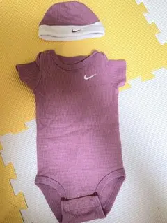 Nike パープルロンパース・帽子セット 0-6ヶ月