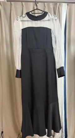シースルー袖の黒白長袖ロングワンピース RETRO GIRL