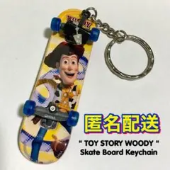 USED トイストーリー ウッディ スケートボード キーホルダー
