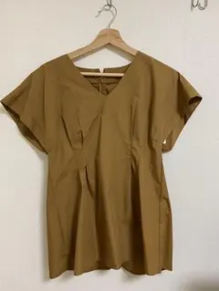 Lawgy Tシャツ waist tuck v blouseのサムネイル