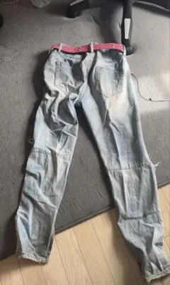 ダメージ加工 ライトブルーデニムパンツ