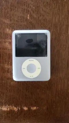Apple iPod nano 第3世代 本体 4GB シルバーのサムネイル