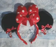 大幅値下げです☆Disney　カチューシャ　ミニーちゃん　イヤリング付き