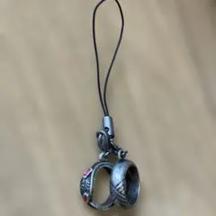 リング型携帯ストラップ 銀色 赤