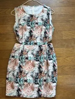 EVRIS 花柄ノースリーブワンピース