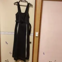 ダークグレー ベルト付きワンピース