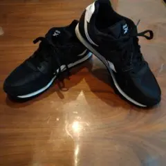 値下げ商品Reebok ブラック/ホワイト スニーカー