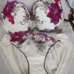 花柄刺繍 ブラジャーとショーツセット