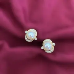 パール イヤリング ゴールド クリスタル 華やか 小ぶり フォーマル 結婚式