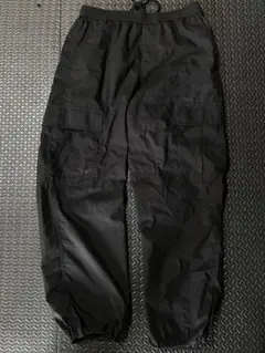 ブラックカーゴパンツ パラシュートパンツドローコード付き