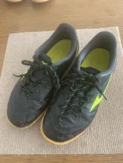 Nike フットサルシューズ ブラック/イエロー