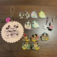 【非売品】ディズニー　まとめ売り　ピンバッジ　チャーム　キーホルダー　ミッキー