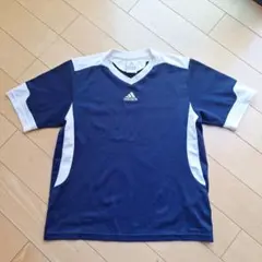 150㎝ adidas ネイビー Vネック サッカーウェア