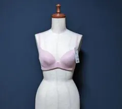 ユニクロ　ワイヤレスブラ（3Dホールド）AB 75/80