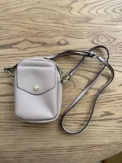 レガートラルゴ　スマホポーチ　ショルダー